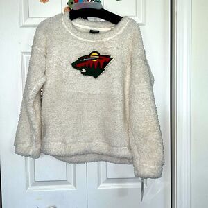 Minnesota Wild Long Sleeves soft and fuzzy sweater M7/8 NWot